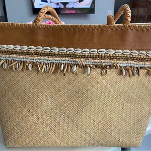 Tommy Bahama bag with shells